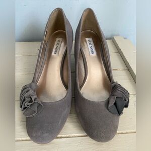 Steve Madden Gray Pumps